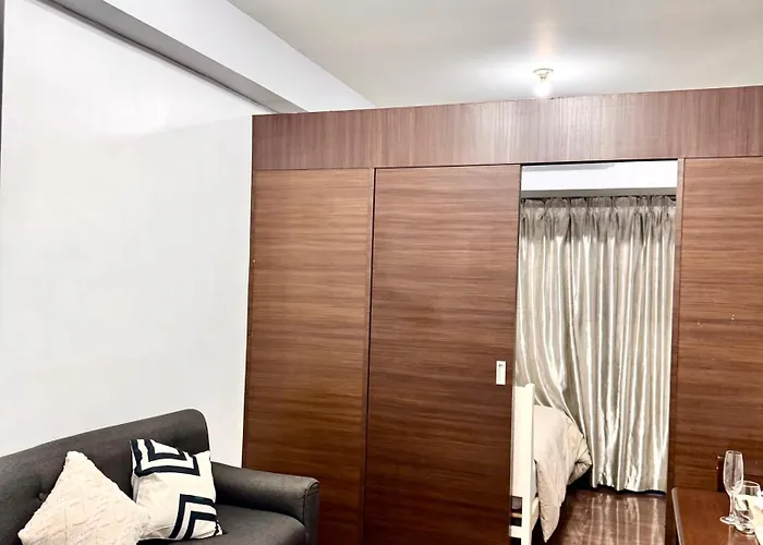 Apartment Chic In The Heart Of Makati #4609 *