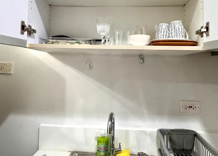 Apartment Chic In The Heart Of Makati #4609 *