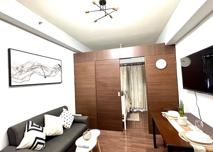 Apartment Chic In The Heart Of Makati #4609 *