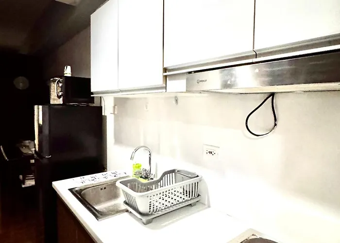 Apartment Chic In The Heart Of Makati #4609