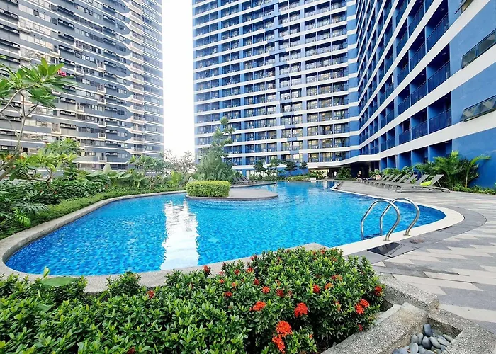 Chic In The Heart Of Makati #4609